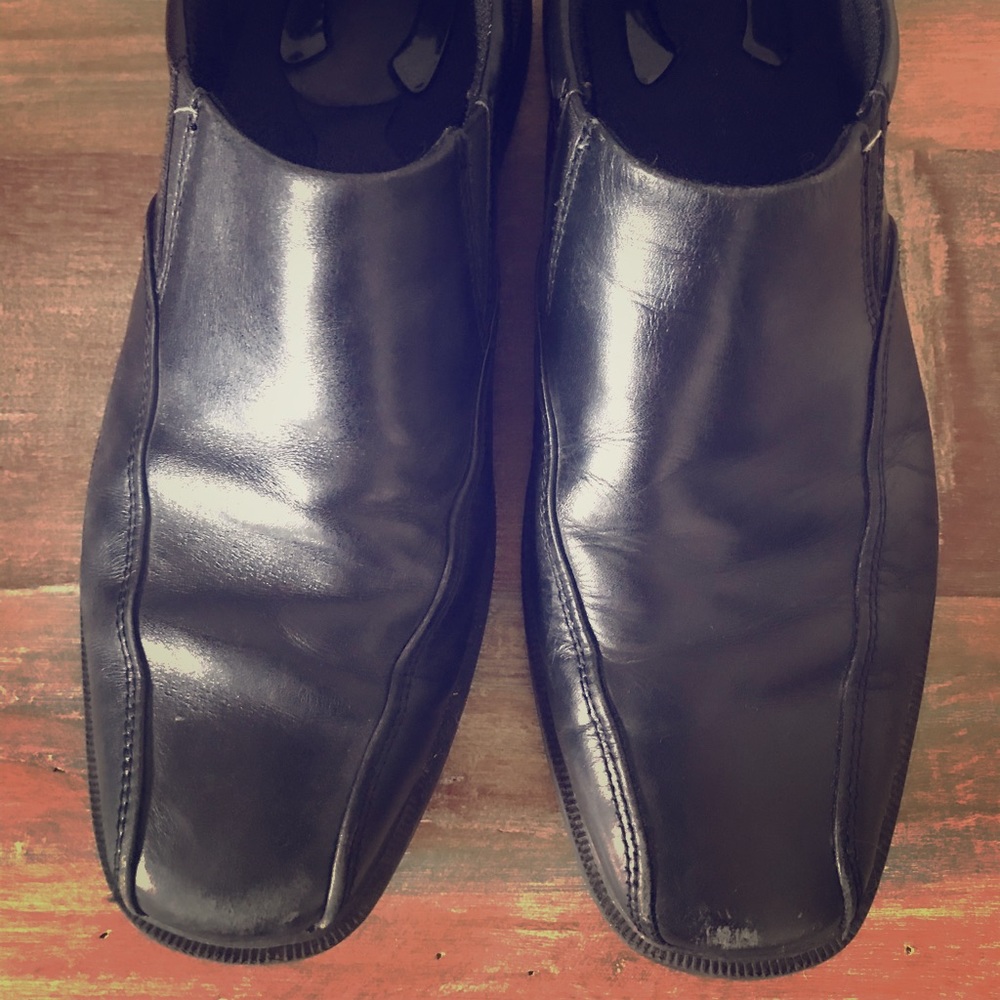 Men’s Classic Black Loafers size 10.5